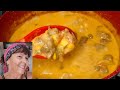 Carne guisada com creme de leite.