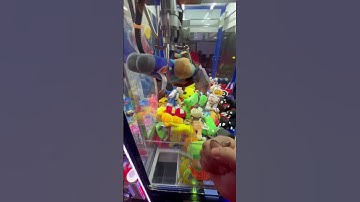 It’s STUCK 😡 #shorts #clawmachine