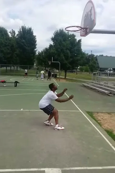 Jermaine Boyd grabbing rim