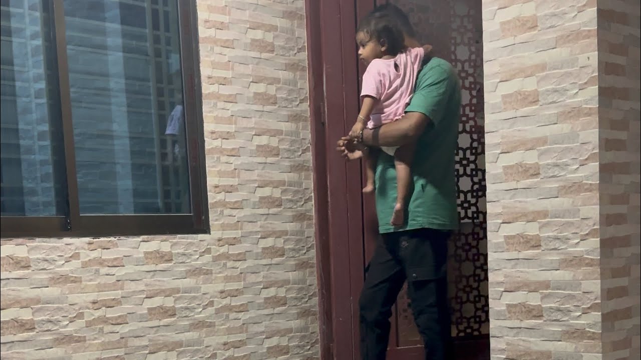 এই প্রথম শহরে রাত্রে ঘুরতে বের হলাম