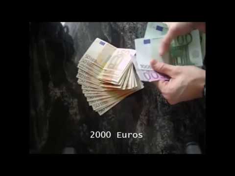 Money Visualization Euros 2000€ Cash