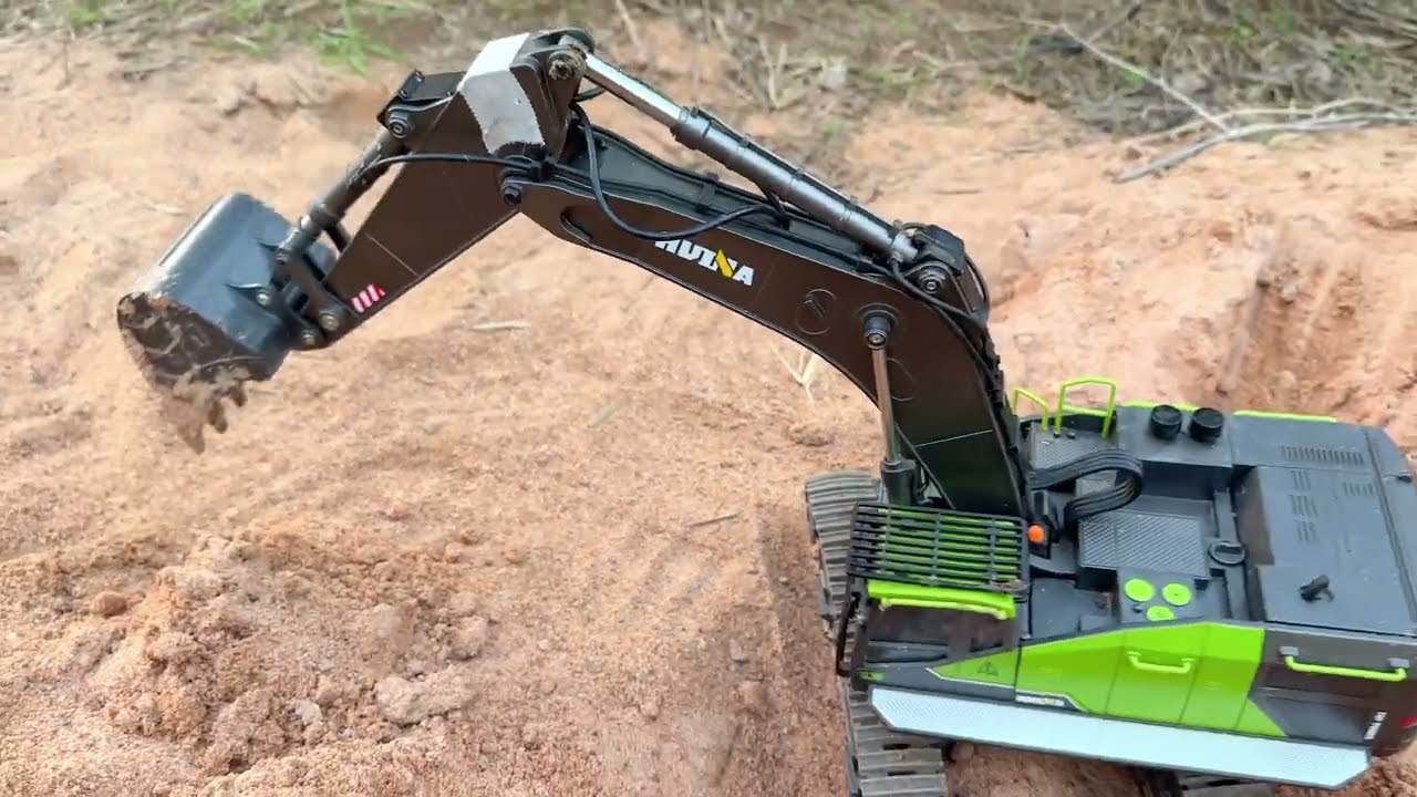 AWESOME RC EXCAVATOR DINGING IN ACTION (Ep.2)