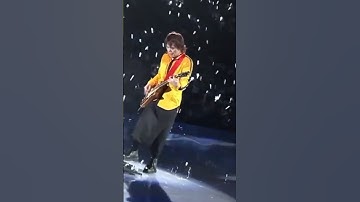 Thumbnail of #樹枝孤鳥  #伍佰。很久沒聽到伍佰的經典歌了，大家還是伍佰的粉絲嗎～快留言嘿～ #抖音