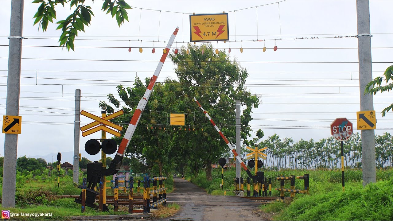 Perlintasan JPL 294  Sumyang Edisi KRL Jogja-Solo Line