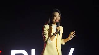 Celebrity A 3-STEP GUIDE TO A HAPPY LIFE: FROM BROKEN TO BREAKTHROUGH | Vu Ngoc Hoang Oanh | TEDxBUV Wealth