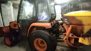 KUBOTA STV 32-перестала поднимать навеска.