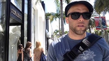 How to stubbornly get over your fear of vlogging in public.