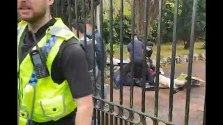 英國外交部召喚駐英中國大使解釋有關曼城非法綁架及毆打香港人,英國倫敦中國大使館保安緊張。習近平無法連任總書記,主要是中共黨章上清楚列明只有一次連任。