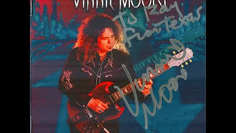 Vinnie Moore:-'In Too Deep'