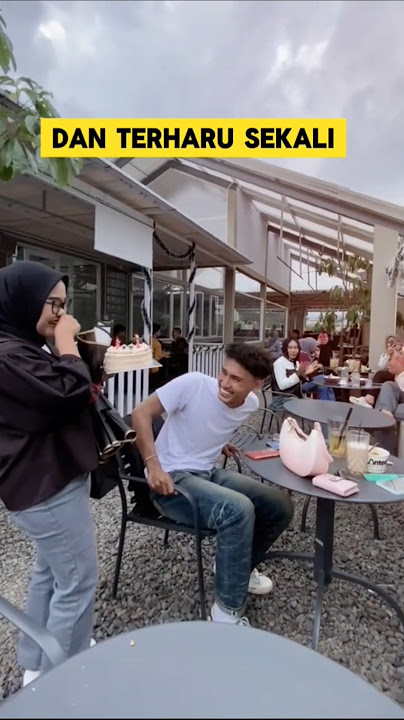 ketika lagi nongkrong di cafe tiba-tiba pacar kasih surprise ‼️ #pacar #surprise #ulangtahun #haru
