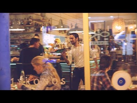 Video: Griekse Restaurant: Kombuis En Versiering