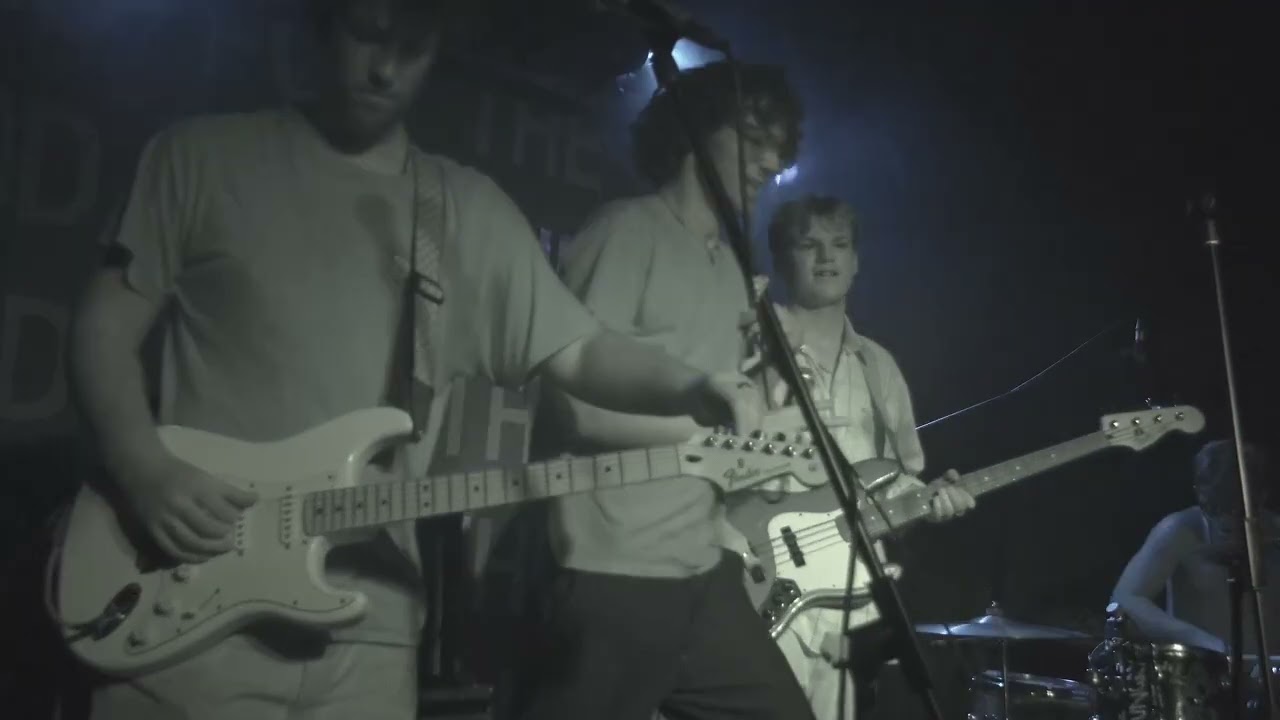 Hungry – Cambridge Is On Fire: Post-Punk Pulse Meets Urban Urgency