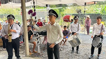 Người dân ở Củ Chi rất thích đội kèn tây này, toàn là thanh niên trẻ và tài năng