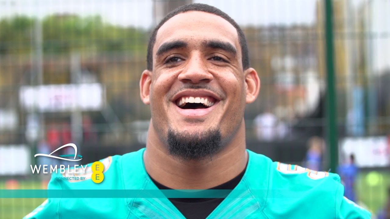 england traduccion Does Olivier Vernon prefer Messi or Ronaldo? | Gone In 60 Seconds
