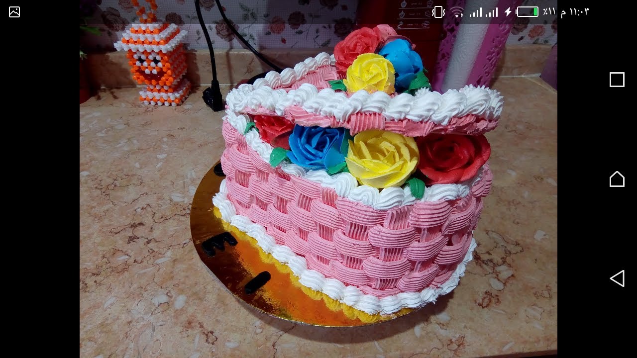 تورتة قلب من غير صينية علي شكل سبت الورد بشرح واضح