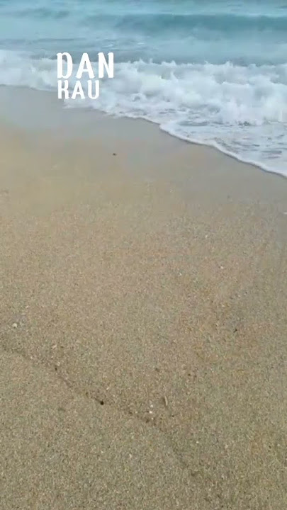 story wa pantai#aesthetic #viral#storywa30detik #liriklagu#jalan#status #maudyayunda#tulus#perahu