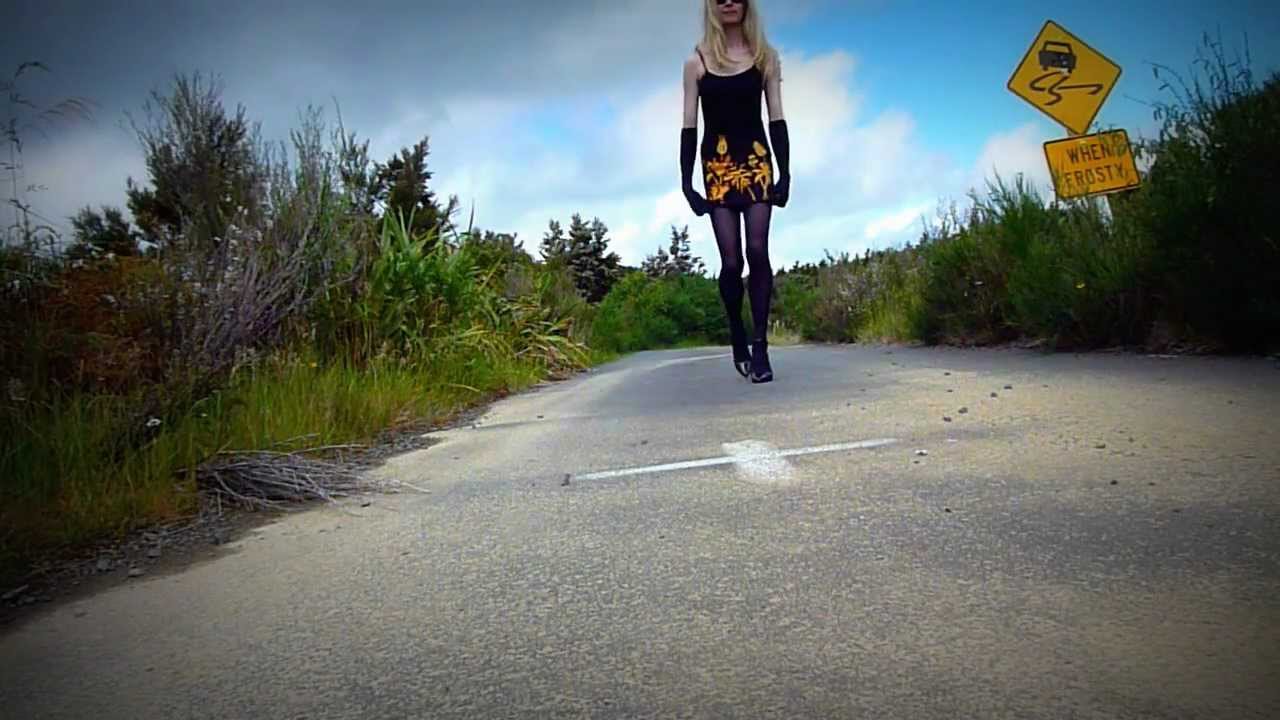 Crossdressing: My first YouTube video - black dress & heels