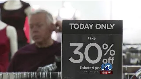 Holiday shoppers take advantage of Black Friday deals