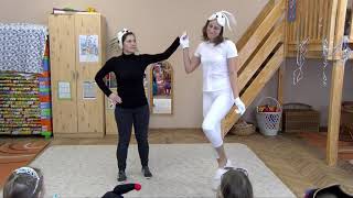 Guck, die Katze tanzt allein, német nyelvű mesejáték