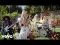 Gwen Stefani - Late To Bloom (Backyard Garden Party)