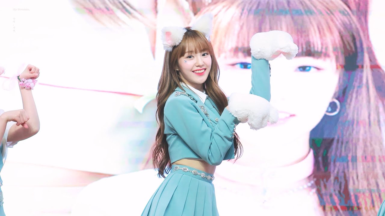 220717 woo!ah!(우아!) NANA(나나) 4K 가로 직캠 «Bad Girl» 무대 @팬사인회