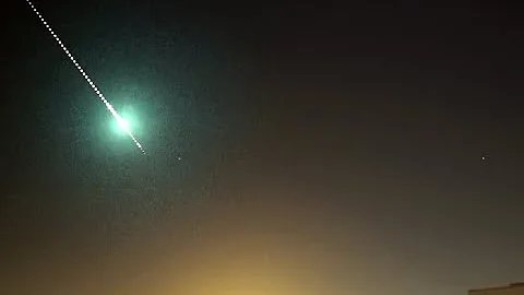 Bright fireball over the Atlantic Ocean (Dec. 9) /...