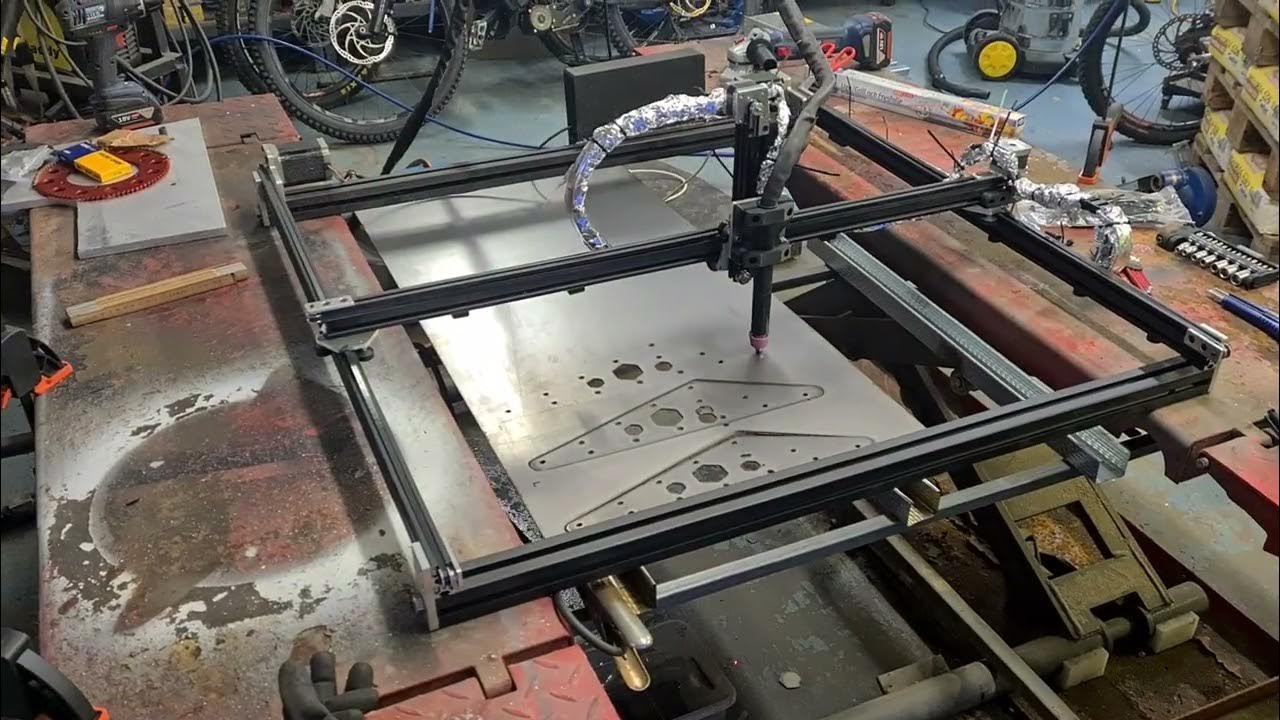 Plasma cutting on the DIY CNC plasmacutter - YouTube