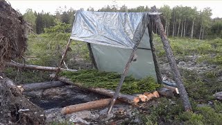 The Survival Log Shelter. by NorthSurvival 130,898 views 8 years ago 8 minutes, 48 seconds