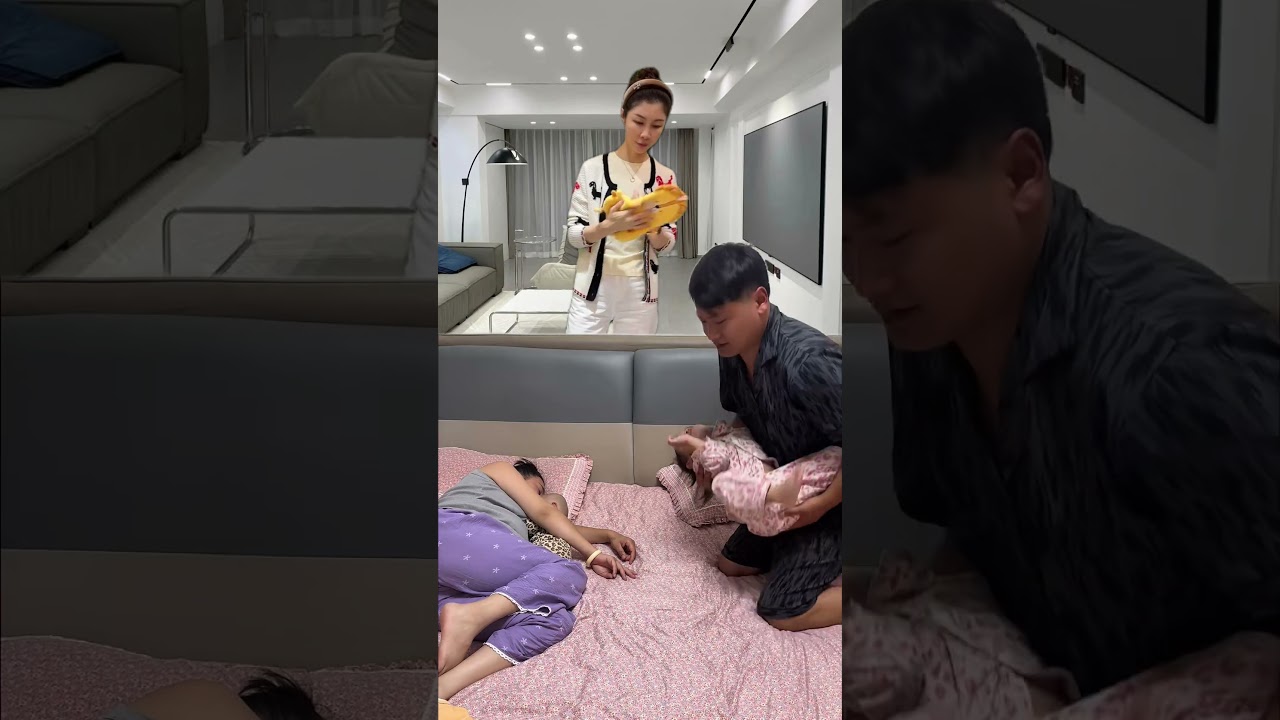 💞🥰 Cute baby enjoys playtime with parents