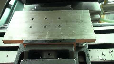 Yornew Small cnc milling machine tapping