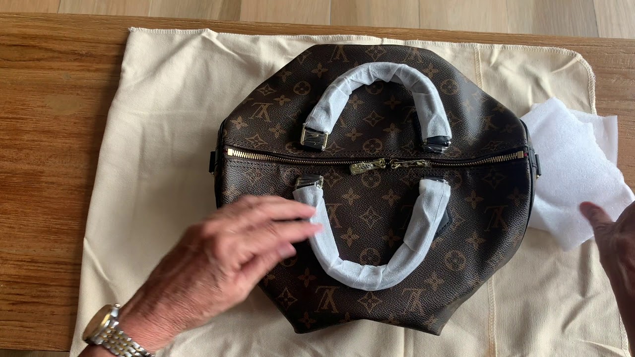 Savoie. Contrefaçon: lors d'un contrôle il sort son permis d'une fausse  sacoche Louis Vuitton, 150 euros d'amende