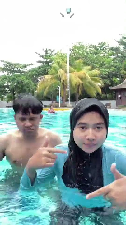 BEATBOX WHILE SWIMMING
