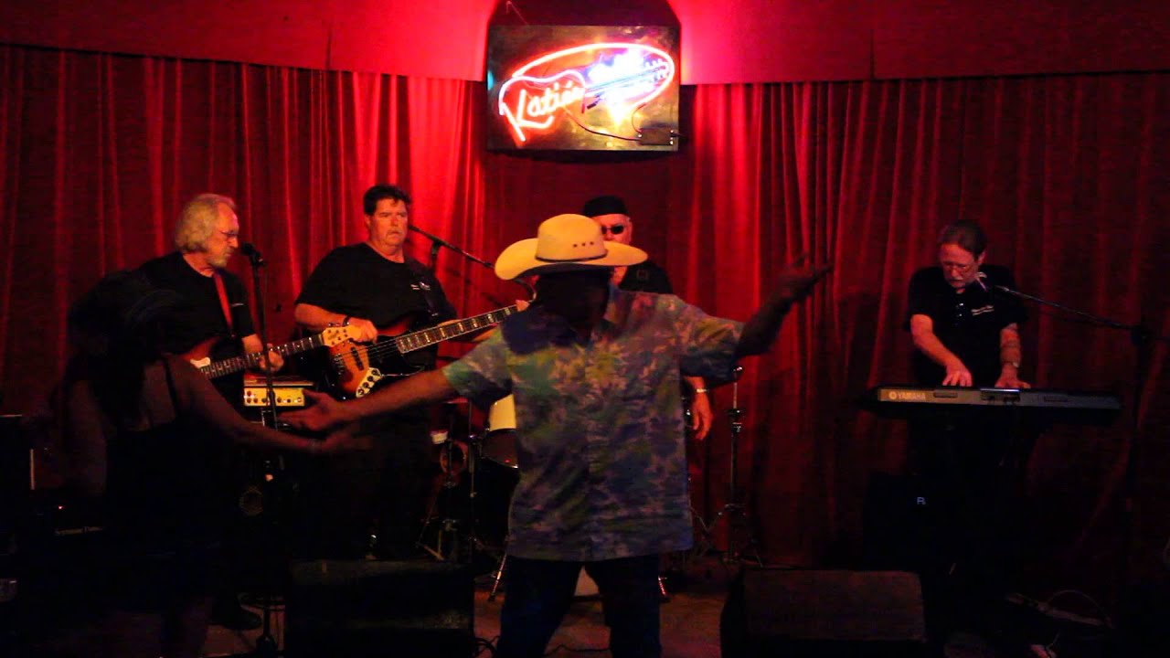 Pee Wee Bowen Performs at Katie's in Bacliff (1 of 2) 6/13/2014 - YouTube