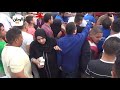 تحرش عدد من الرجال بالنساء أثناء توزيع إحدى شركات معلبات على المواطنين كارثه كبري تحرش عدد من الرجال بالنساء أثناء توزيع إحدى شركات معلبات على المواطنين كارثه كبري