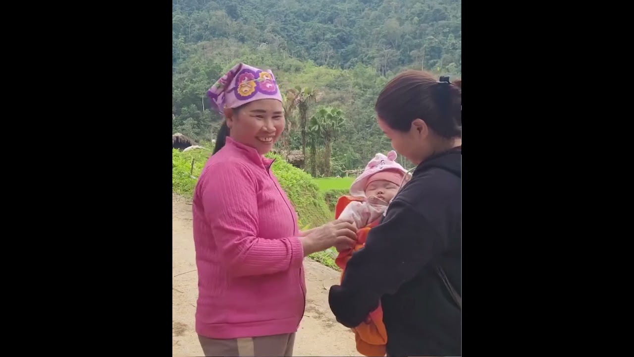 This Poor Baby Was Left All Alone… No One Came Back for Him 💔👶