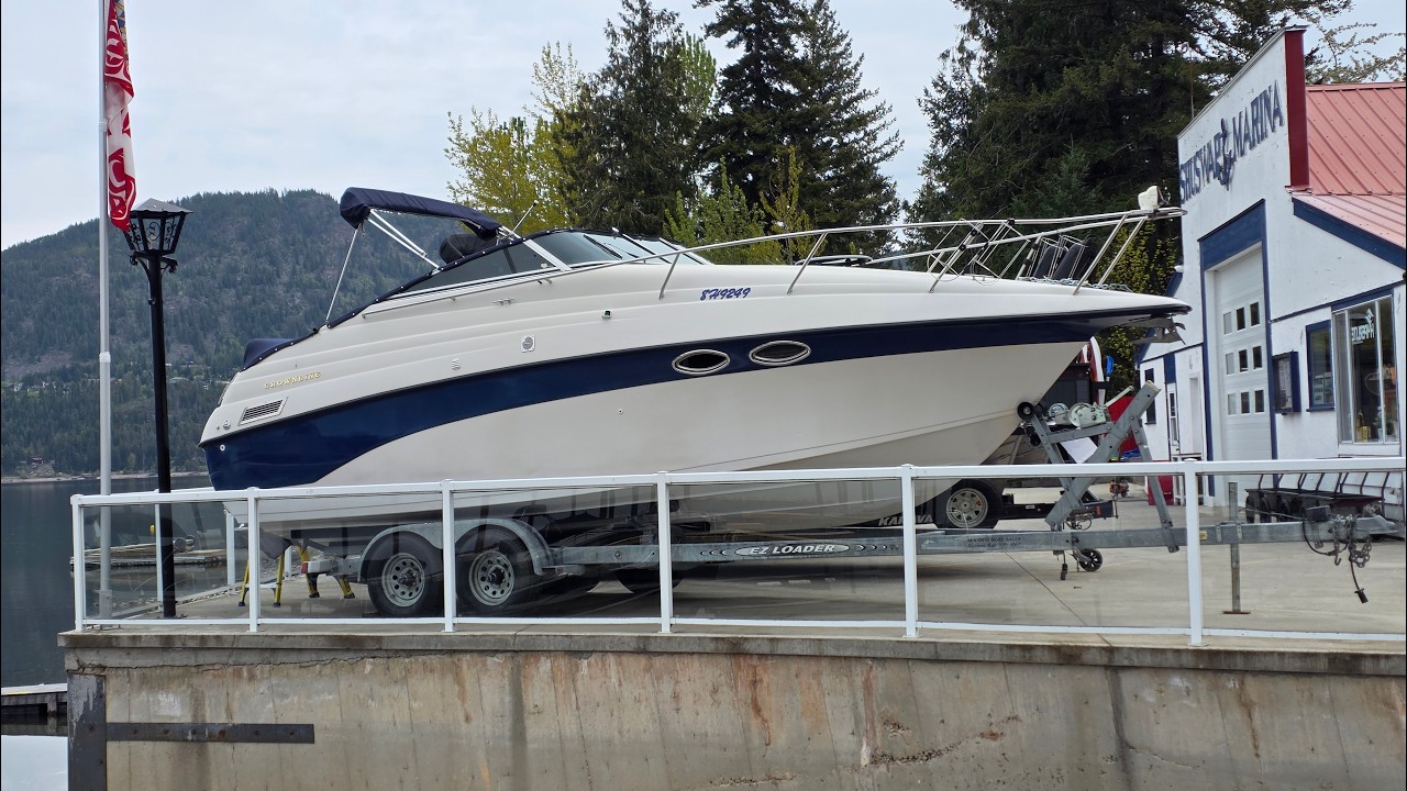 ⁣1999 Crownline 268 - 8.1Gi Volvo Penta - Tandem Trailer