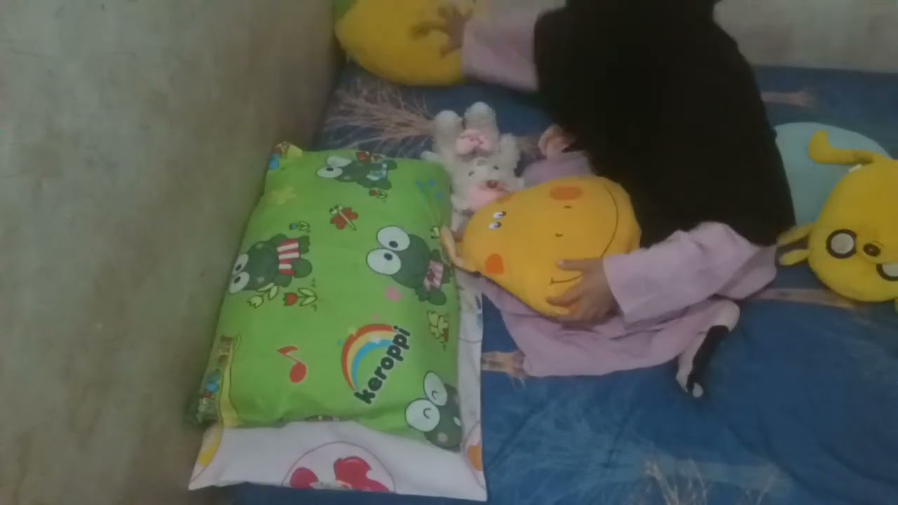 Kehidupan irt di kontrakan,bberes tempat tidur 