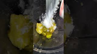 Fazendo Vit De Abacate Com Leite Em Pó Para O Café Da Manhã