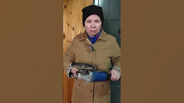 Этот топор тупой как пробка!