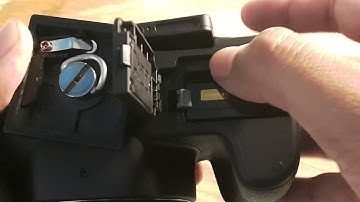 how to insert memory card in dslr