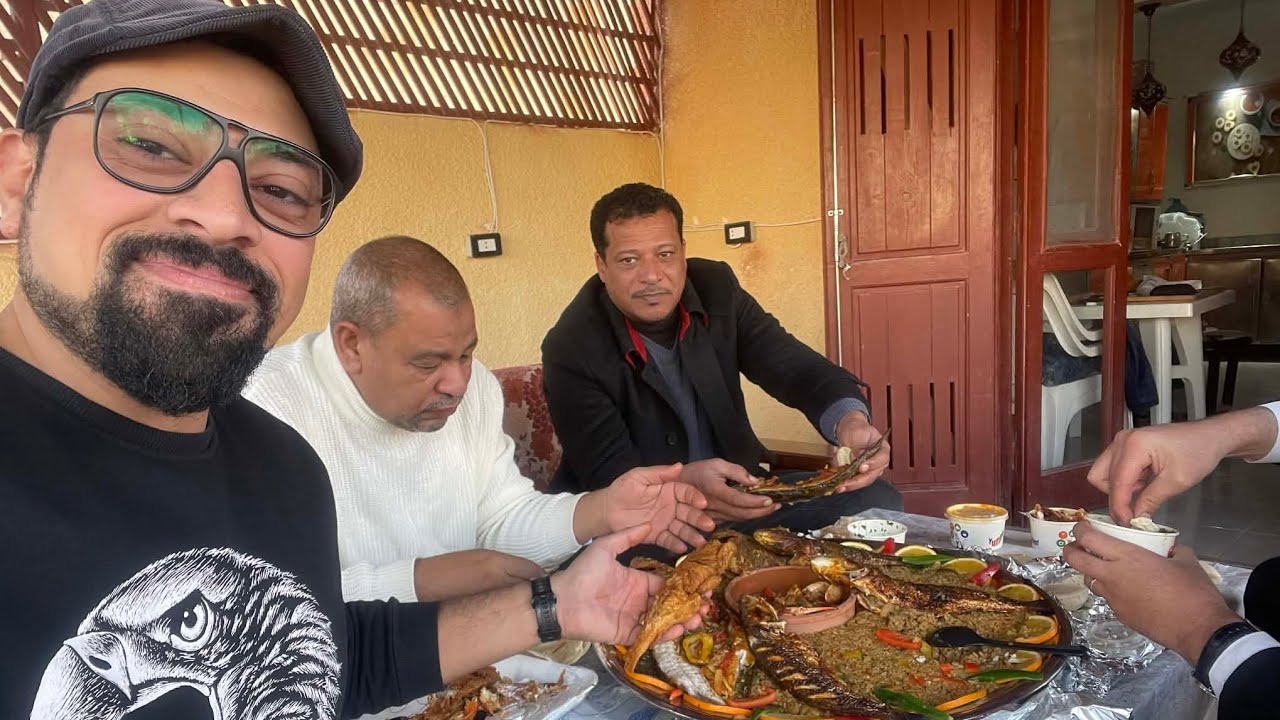 ٦٦٠ جنيه هتأكل ١٠ أفراد بصينية البطوله من عند خالد و أخوته للأسماك الطازجة وللطلب علي 01200003461