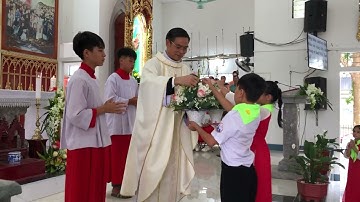 Dâng của Lễ Trong Thánh Lễ Xưng Tội Rước Lễ Lần Đầu GX Mậu Đông Ngày 17/07/2005.