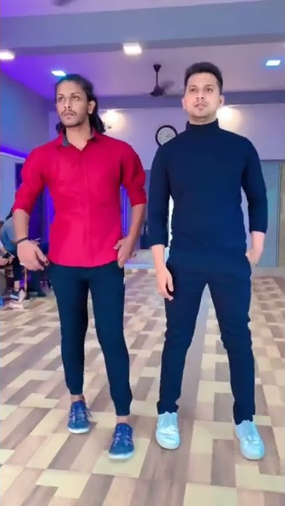 Ramp Walk Pose Training | Anmol Vaidya #shorts  #youtubeshorts #fashion #runway #pageant #rampwalk
