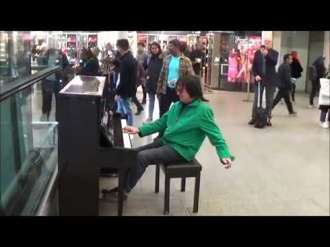 DUDE ROCKS OUT AMAZING GRACE TO AMAZED CROWD