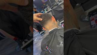 Famous Barber Hack 🤯 1 Minute Taper Tutorial 💈 #barber #hairstyle #viral #fypシ  #hairstyles #barbershop Wealth