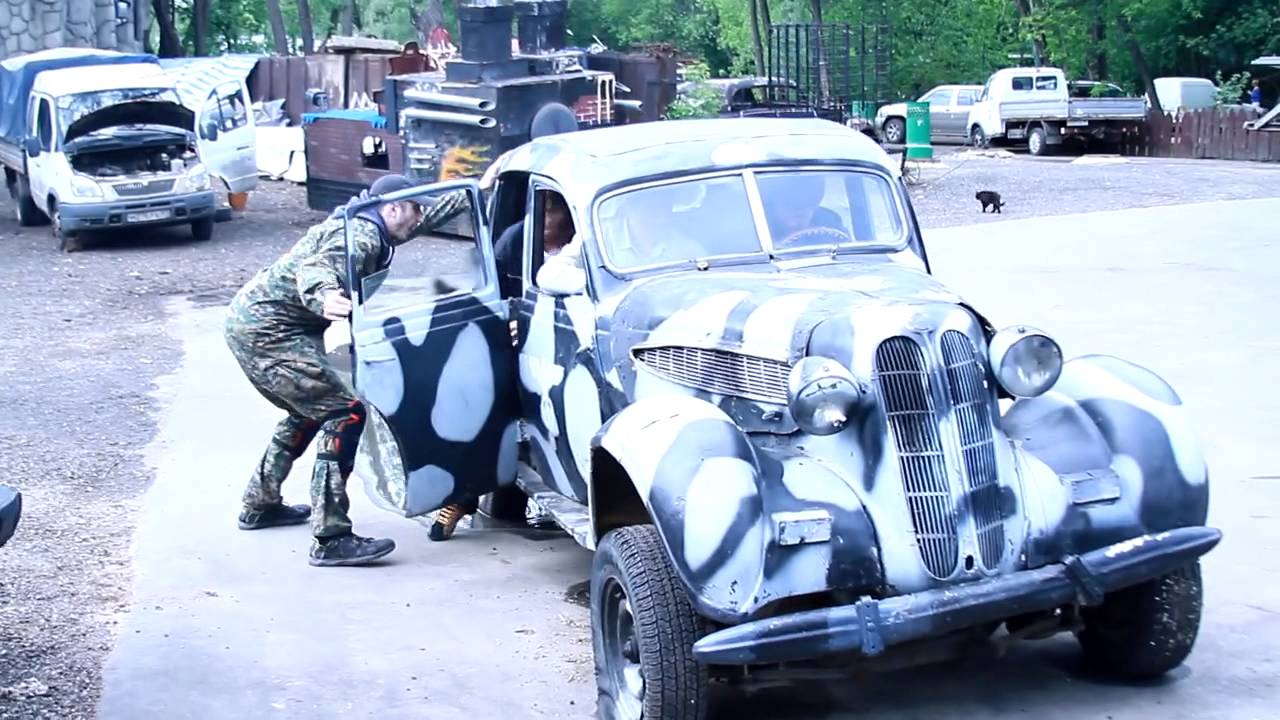Волк на гоночной машине