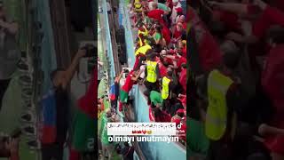 Hakimi Çeyrek Final Sevinci Annesiyle Paylaşıyor, Lütfen Kıma Abone Olun