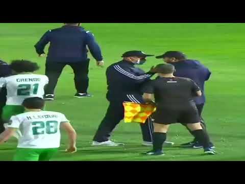 معين الشعباني يعتدي على شرطي مغربي بلكمات في لقطة صادمة