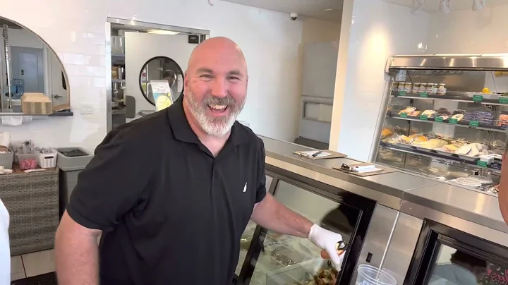 How to Crack em.  Stone Crabs 103 with Paul McCrac...