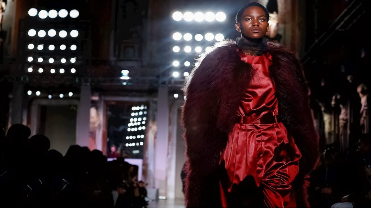 video phone beyonce mp3 Calcaterra | Fall/Winter 2018/19 | MFW